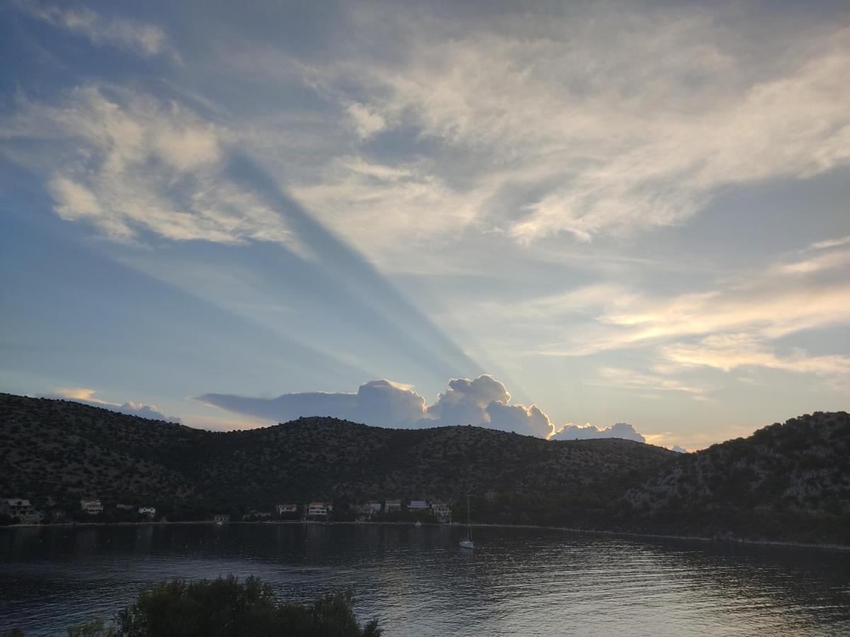 Apartman Portorus Lastovo Bagian luar foto