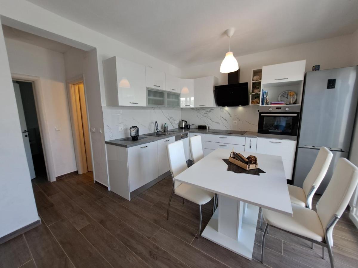 Apartman Portorus Lastovo Bagian luar foto