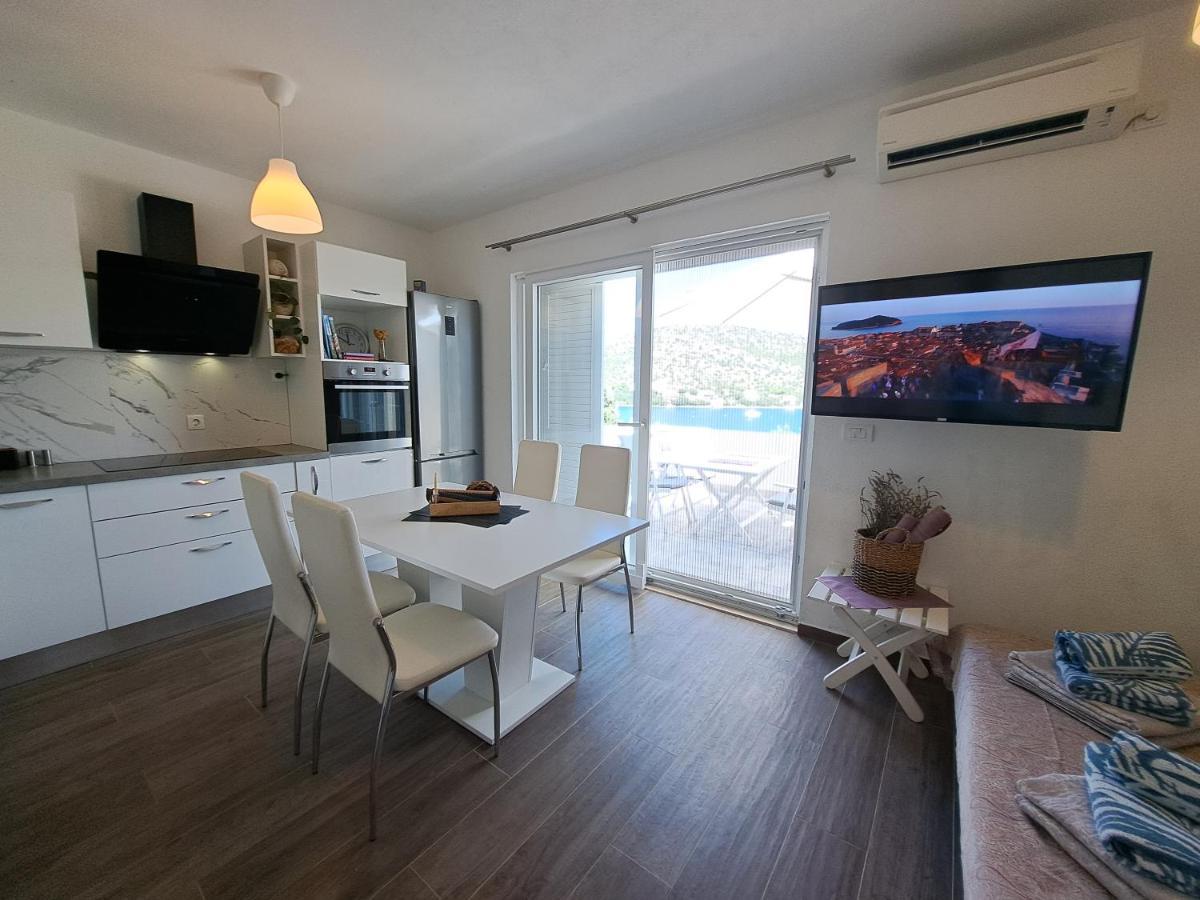 Apartman Portorus Lastovo Bagian luar foto