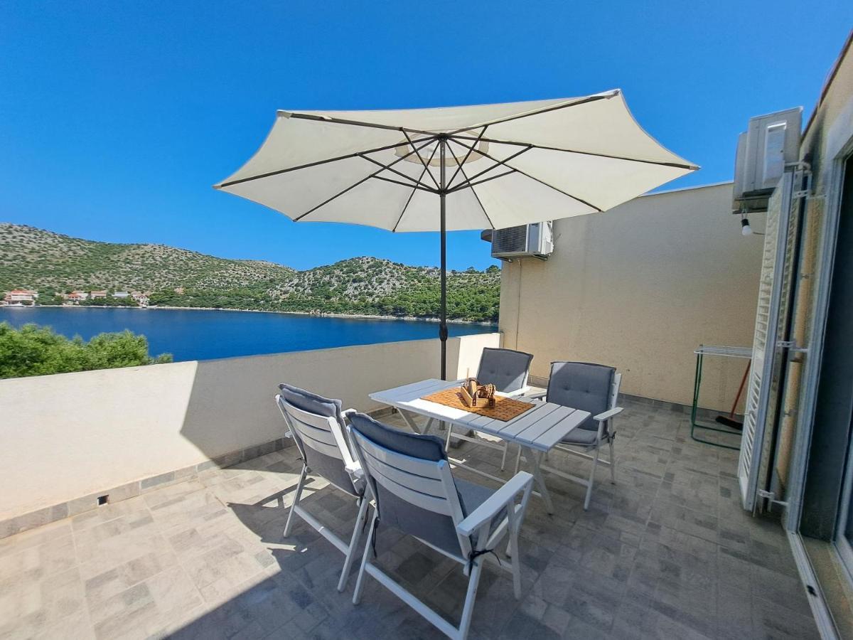 Apartman Portorus Lastovo Bagian luar foto