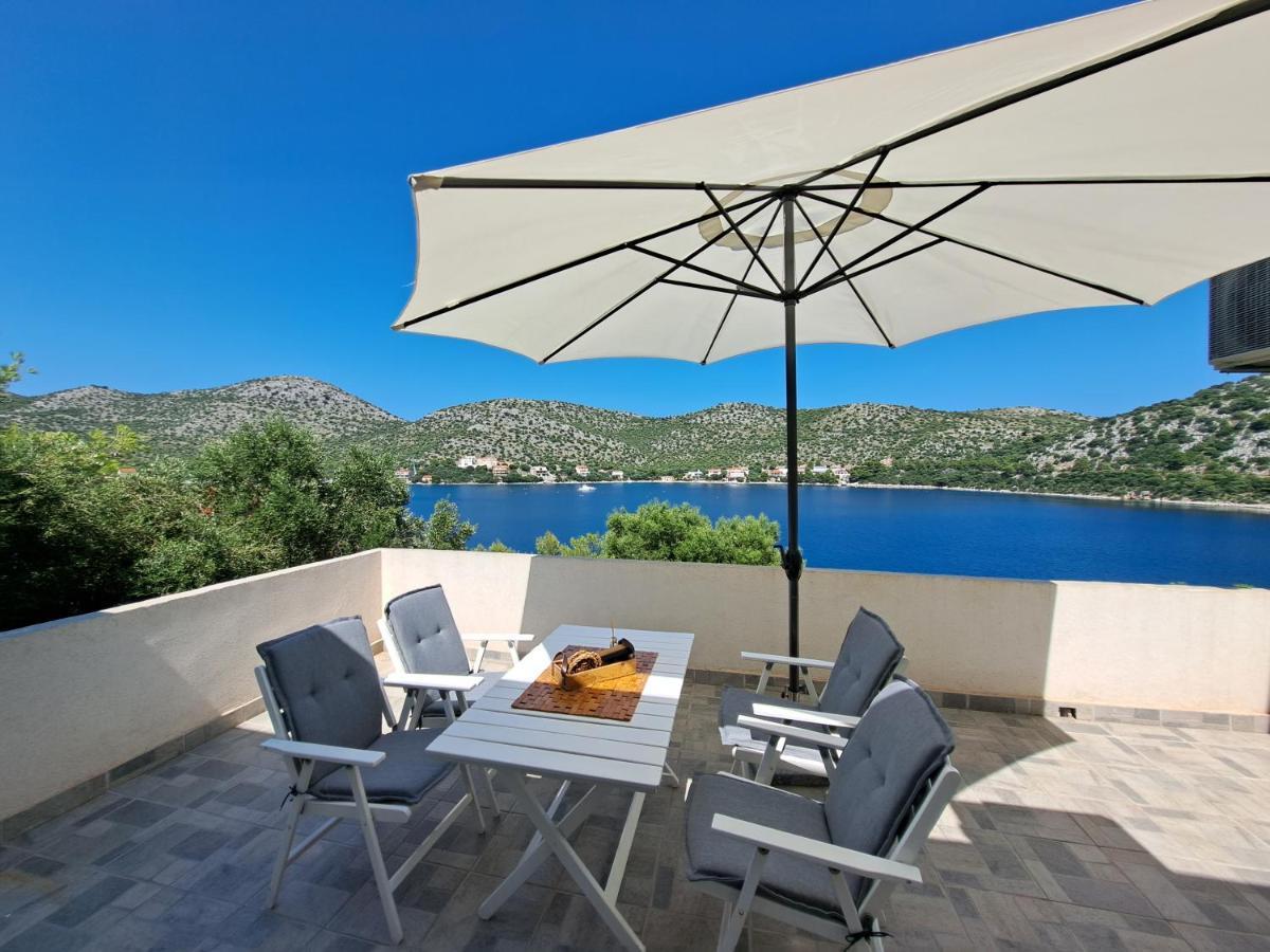 Apartman Portorus Lastovo Bagian luar foto
